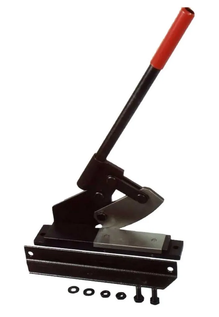 Folding machine with guillotine shears