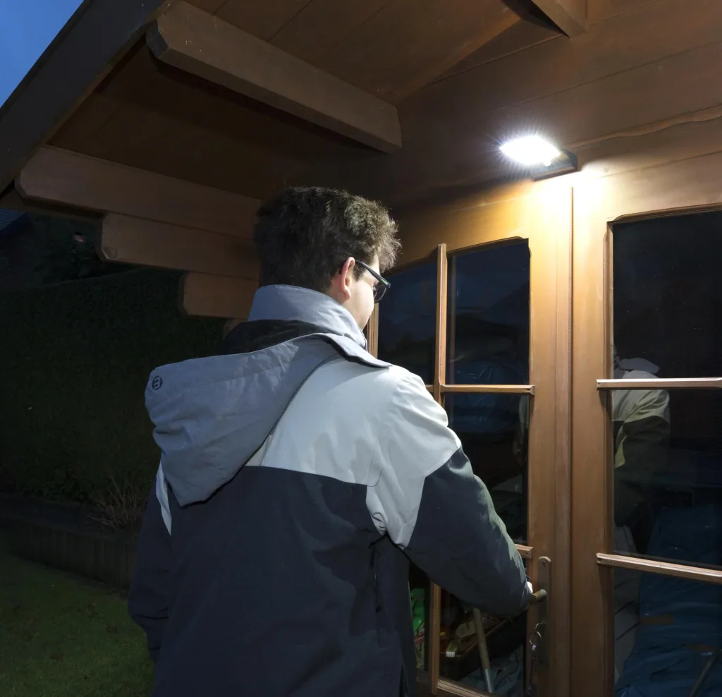 Solar wall light 3W with motion detector