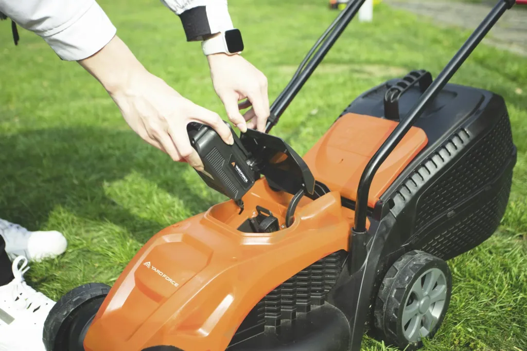 Cordless lawn mower "LM C32A" - with 4.0 Ah battery