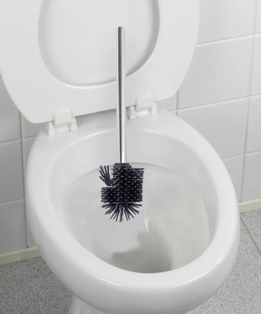 Space-saving WC center – with 4 pivoting holders