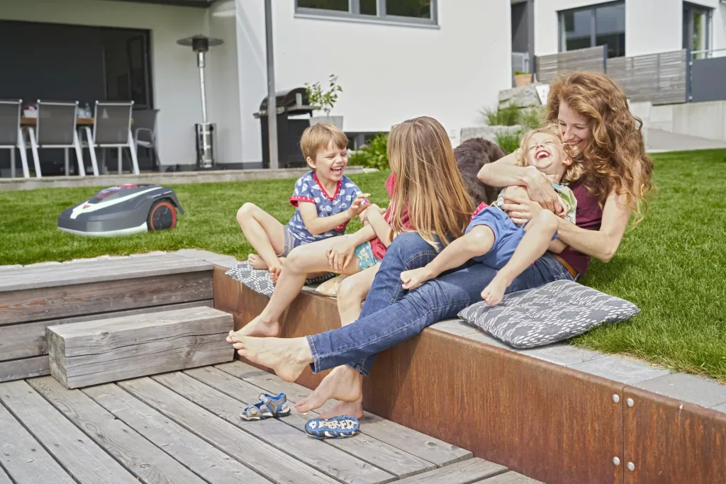 Robolinho 550 W robotic lawnmower