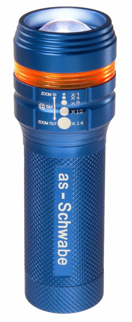 LED flashlight XT1 with zoom