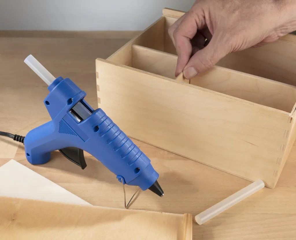 Hot glue gun KP 40 with accessories in a case