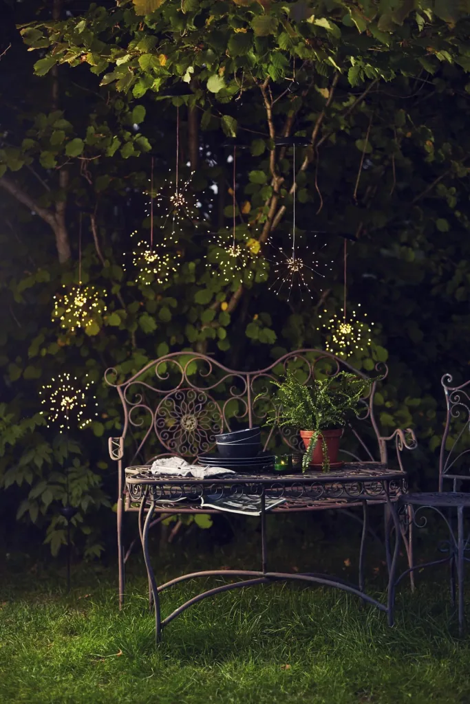 Solar dandelion with warm white LEDs