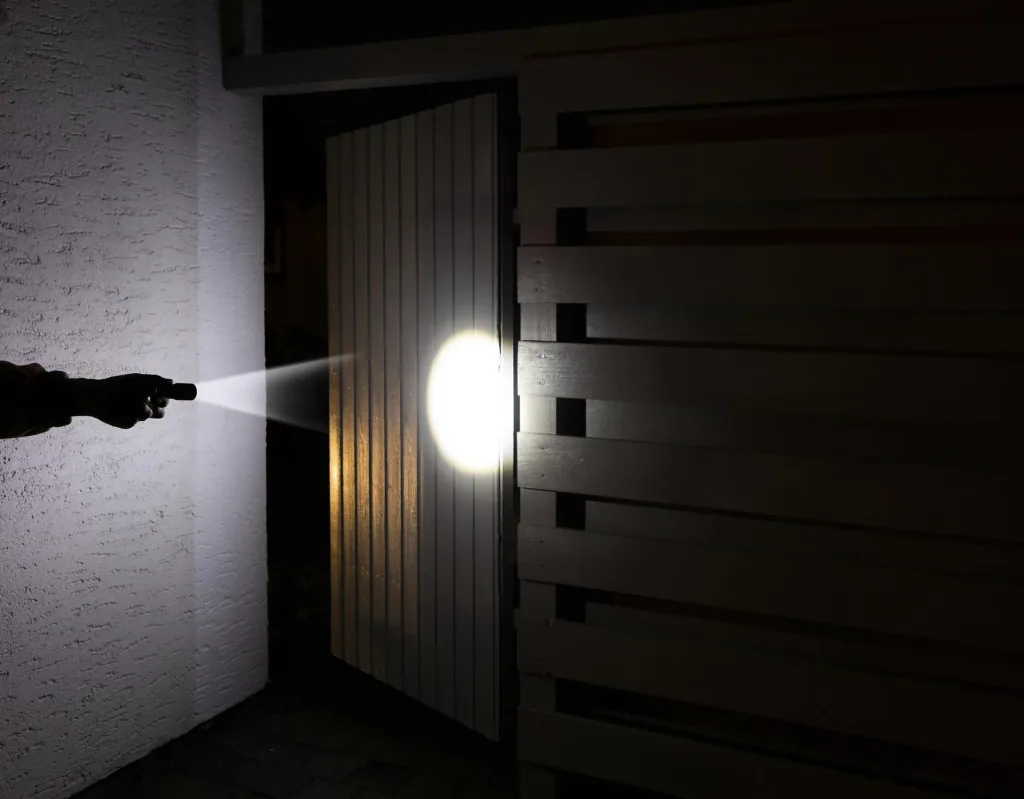 Aluminum flashlight with zoom, 5 W Cree LED, splash-proof according to IPX4