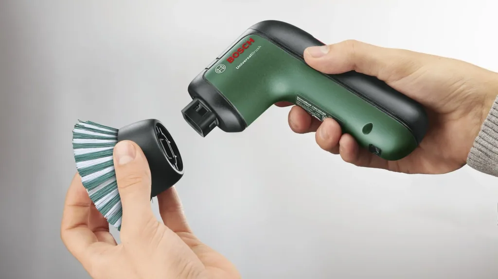 UniversalBrush cordless cleaning brush