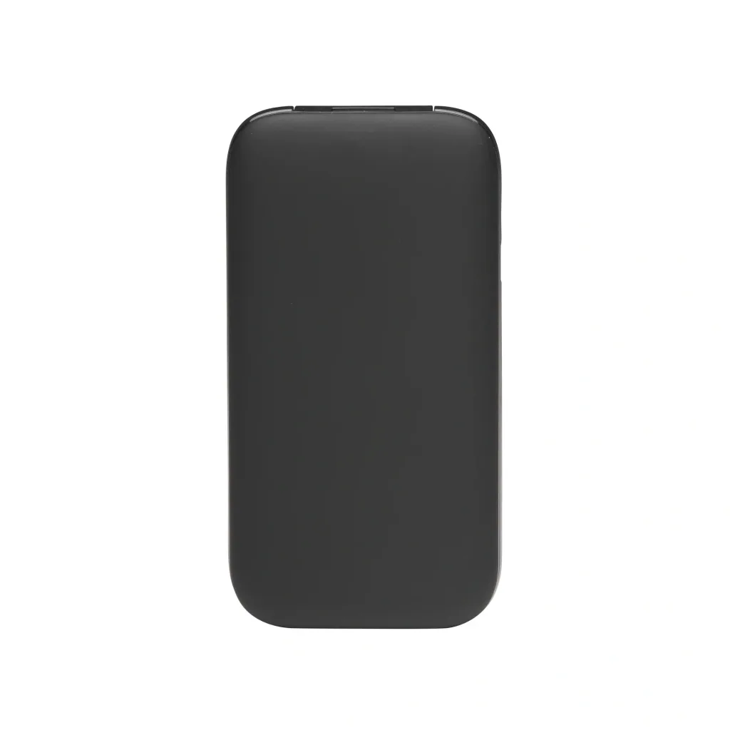 High-quality clamshell phone with 2.4" color display