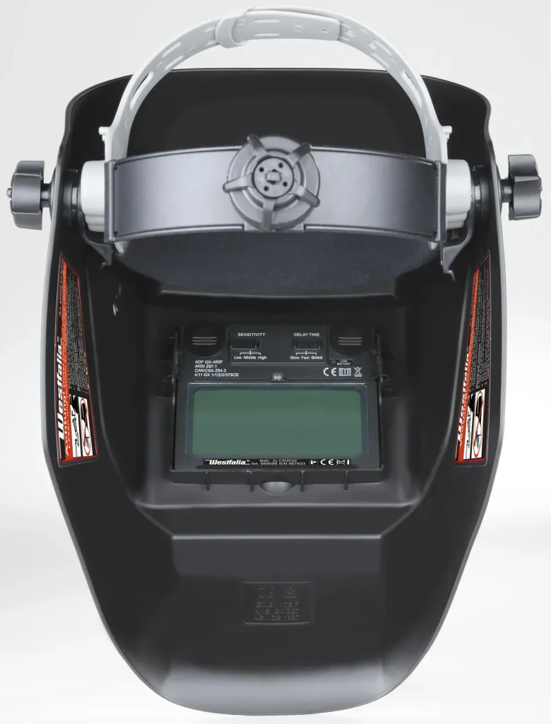 Automatic welding helmet