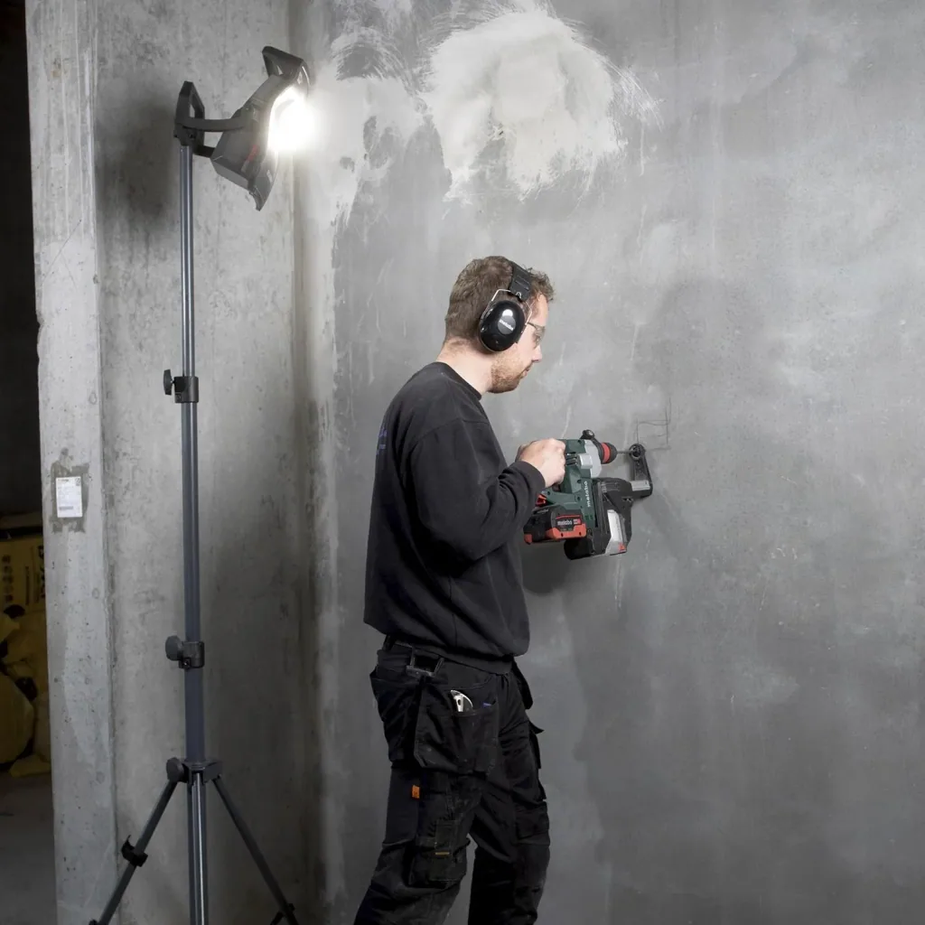 Handheld floodlight NOVA 10 CAS with removable diffuser L