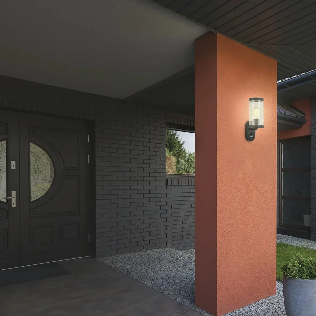 Outdoor light with motion detector, metal-plastic / black, IP44, E27 socket