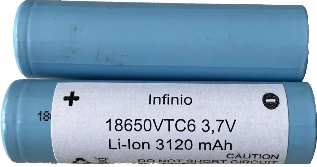 Lithium-ion battery with 3120 mAh and 3.7 Volt - box of 2