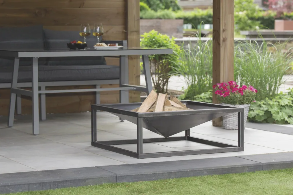 Fireplace Thor handmade metal fireplace in polished rust-colored steel size 110 cm