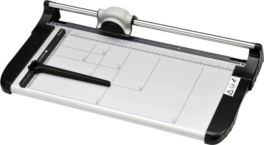 Rotary cutter with cutting capacity 15x DIN A3