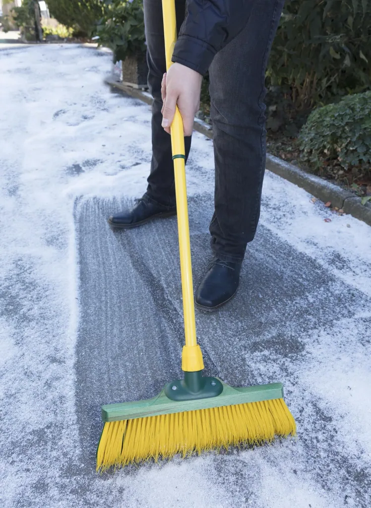 Claw broom with telescopic handle, 40 cm wide