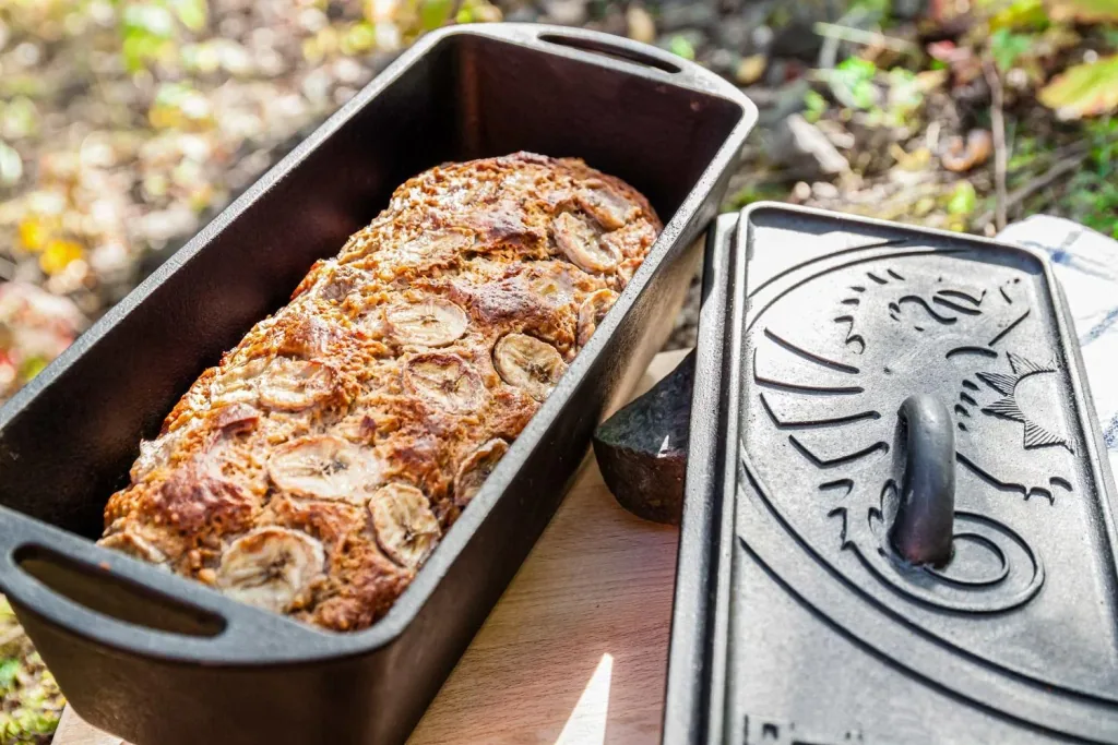 Loaf pan with lid