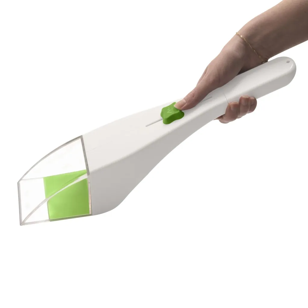 Insect live catcher with magnifying glass