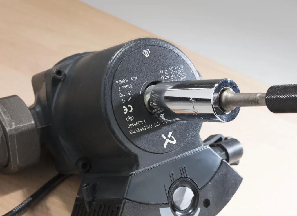 Universal socket "Uni-Grip"