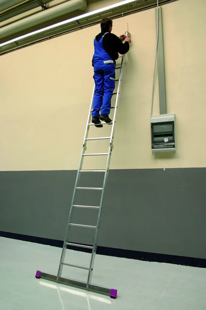Aluminum articulated scaffolding (max. working height approx. 4.85 m)