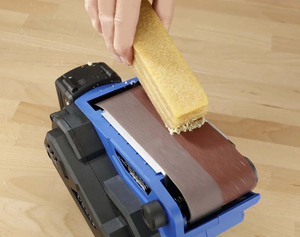 Cleaning rubber for sandpaper