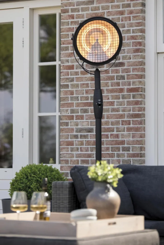 Indus II Bright Standing radiant heater, black, 2100 watts
