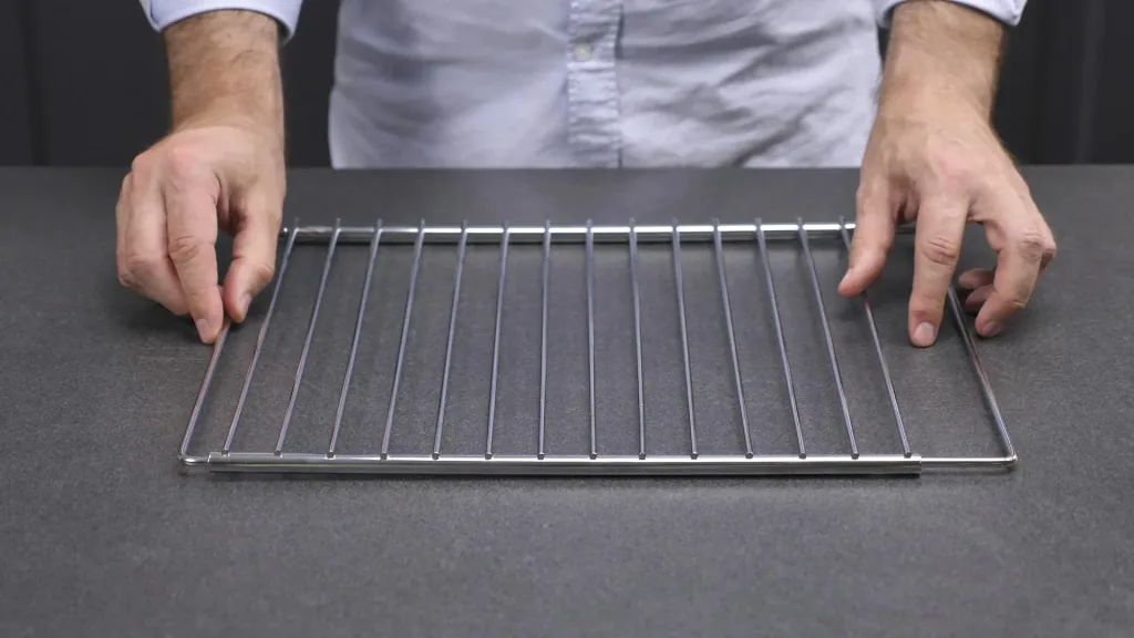 Universal oven rack, extendable
