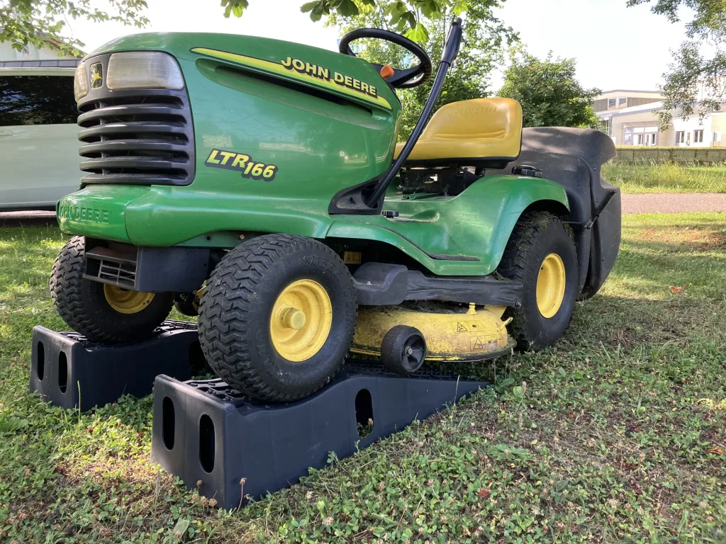 Loading ramp set plastic 2 pieces / 3T up to 235 mm