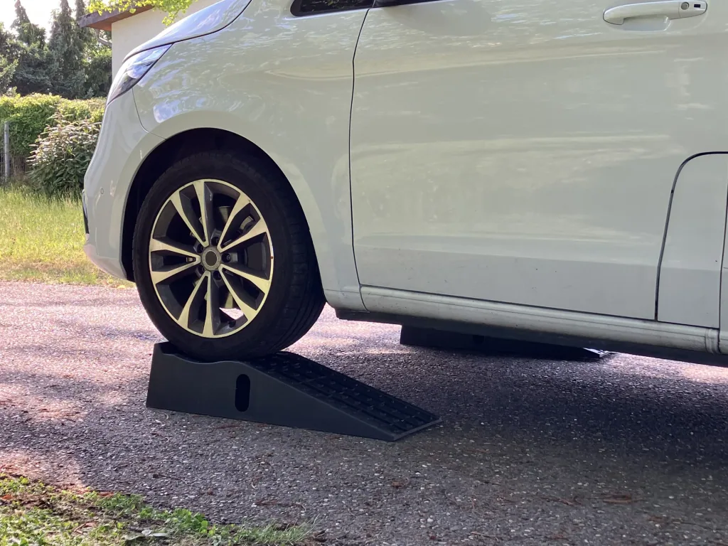 Loading ramp set plastic 2 pieces / 3T up to 235 mm