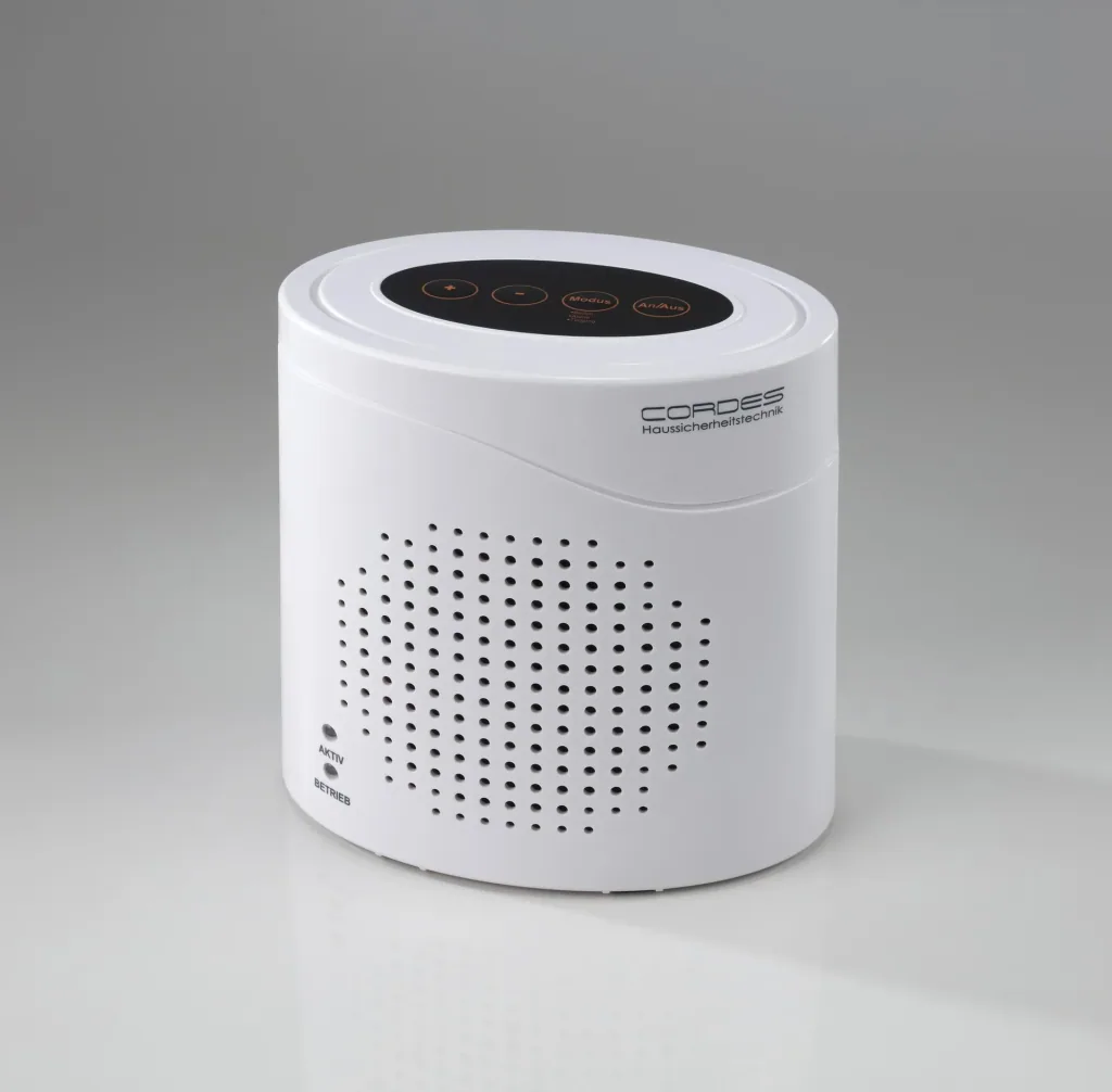 Electronic guard dog CC-2200 with remote control