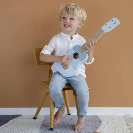 Little dutch children guitar blue