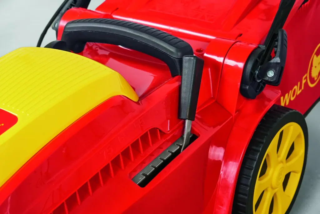 Lawn mower - A 370 E