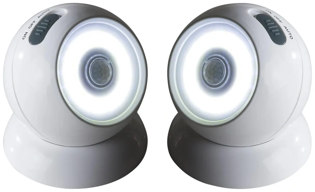 Set of 2 light balls with motion detector