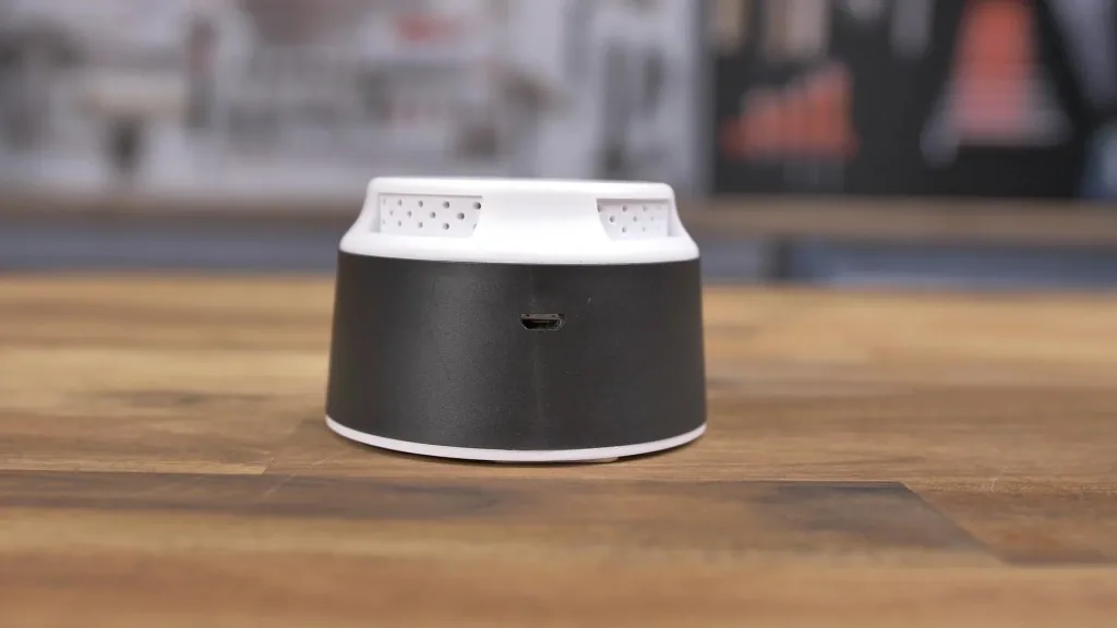 Ultrasonic pest repeller