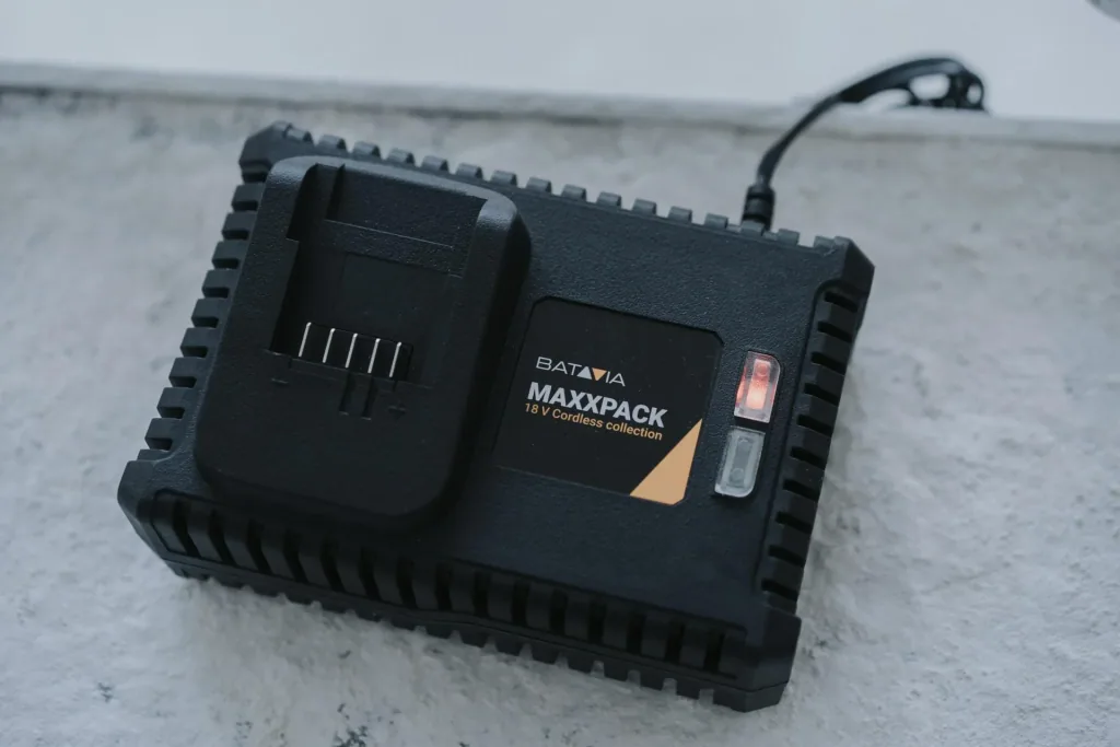 Maxxpack 18V fast charger 4Ah