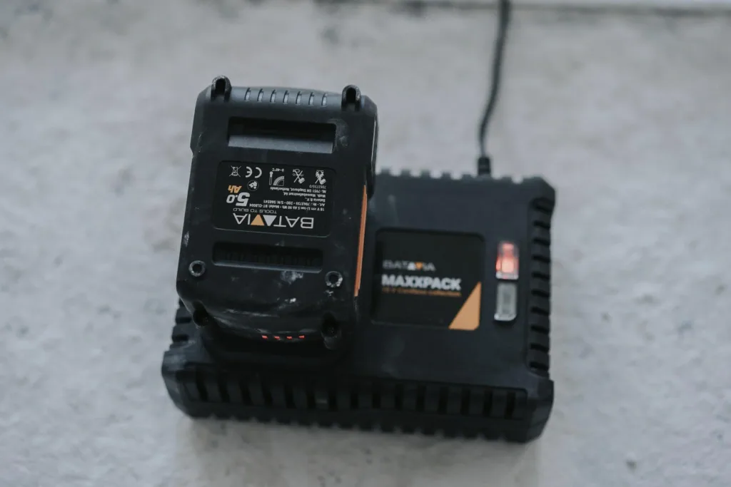 Maxxpack 18V fast charger 4Ah