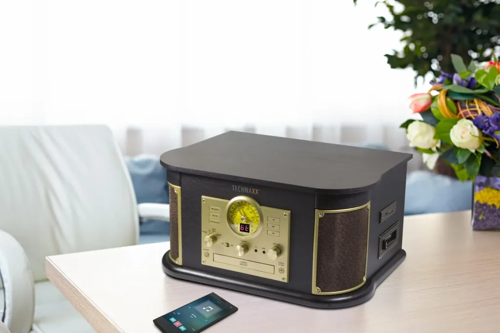 Nostalgia Bluetooth record player with integrated digitization function