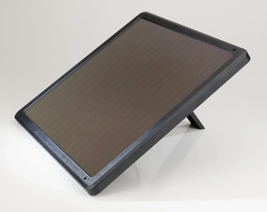 7.5 Watt mobile solar panel for trickle charging
