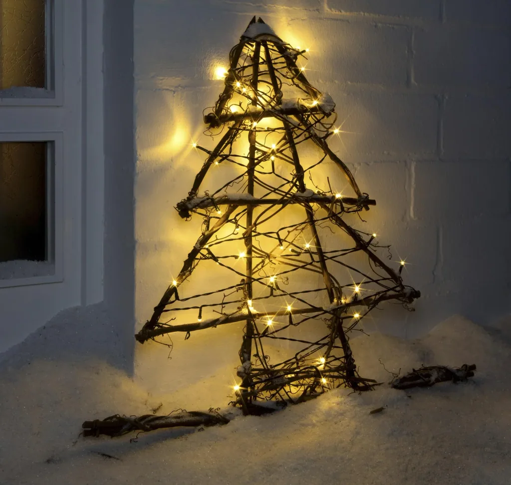 LED light chain with 48 warm white LEDs, 3.6m, IP44, battery-operated (Batteries Not Included)