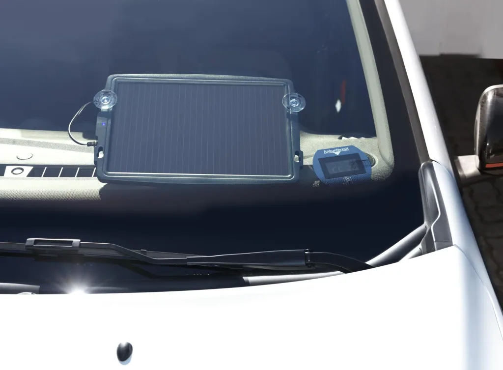 4.5 Watt mobile solar panel for trickle charging