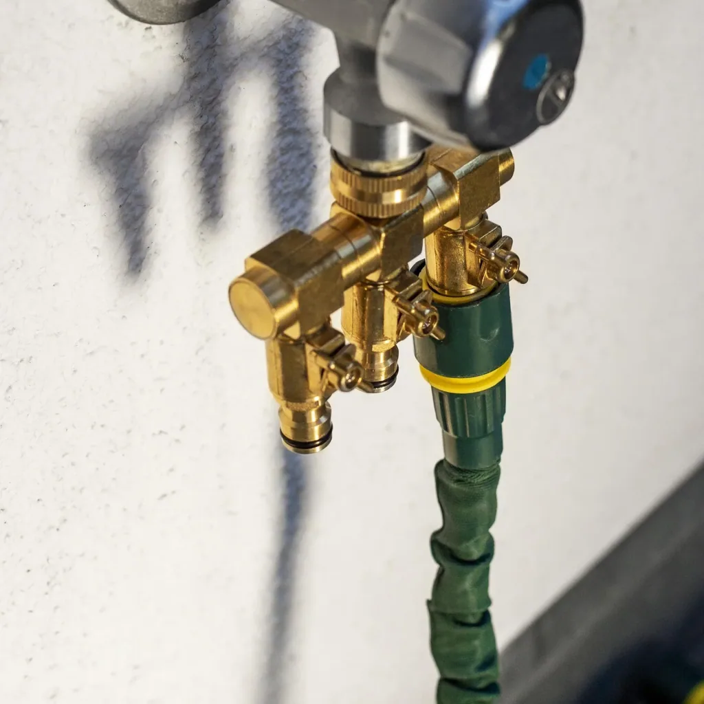 3-way water distributor