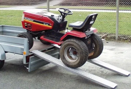 Aluminum loading ramps, curved, 2 pieces