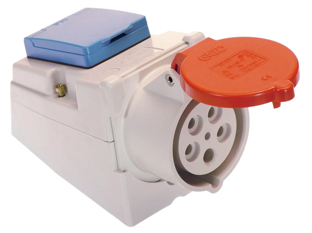 Combined power socket 5x16A 400V, 1 x 230 V earthed socket