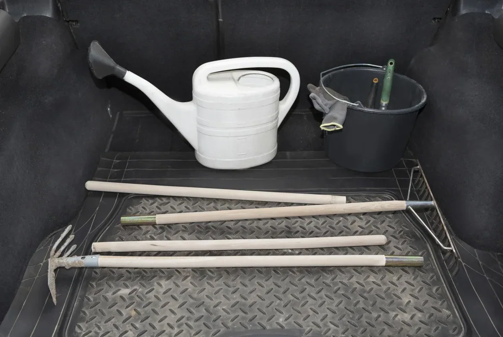 Shovel handle beech, 1300 x 41 mm, curved, divisible