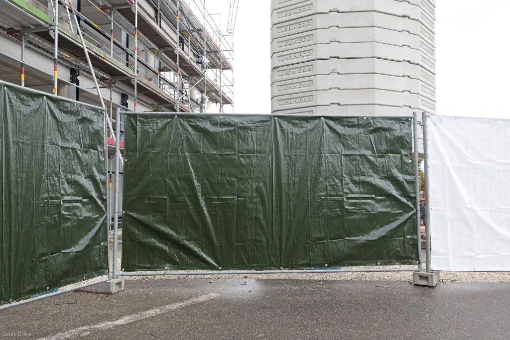 Construction fence tarpaulin PolyTarp 160, green