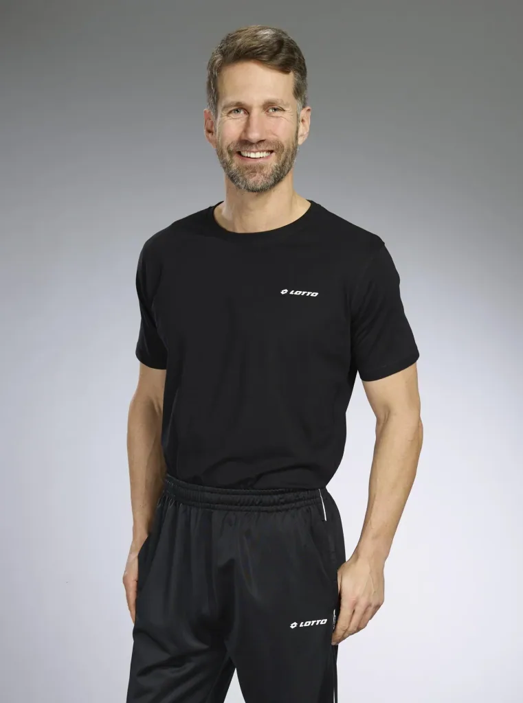 Sports pants, color black, size M