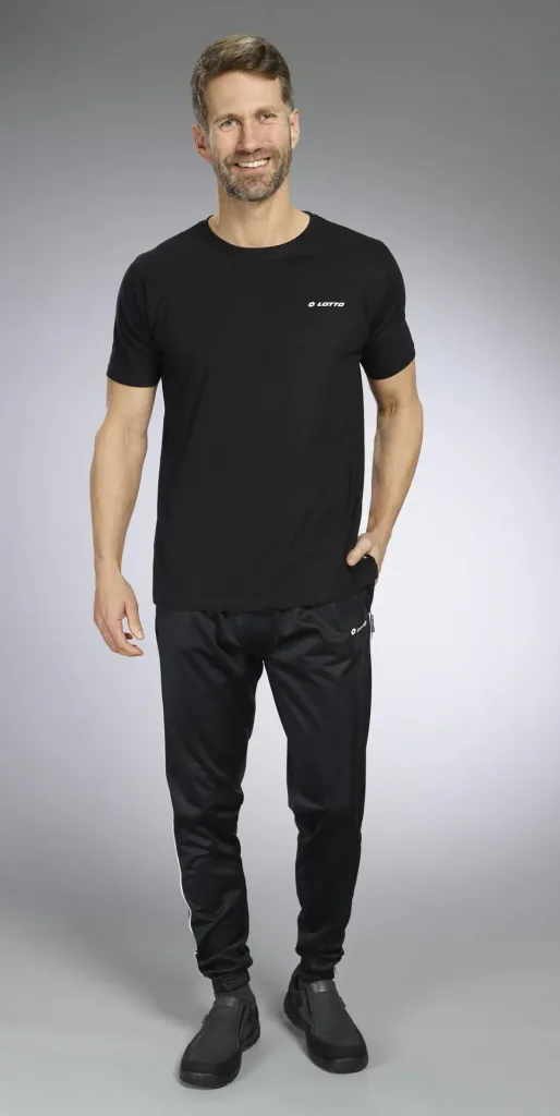 Sports pants, color black, size M