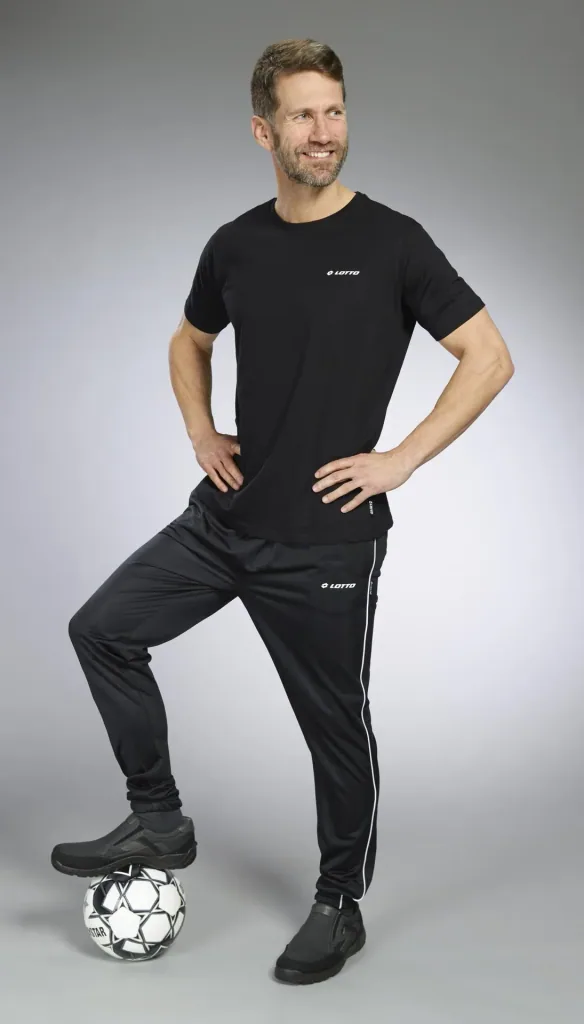 Sports pants, color black, size M
