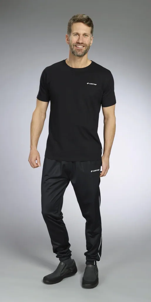 Sports pants, color black, size M