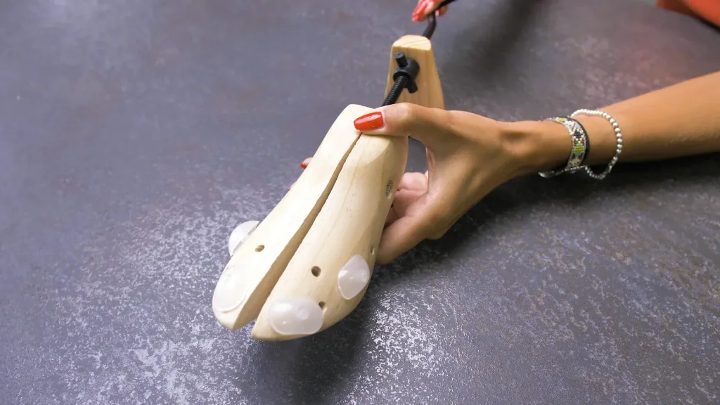 Shoe stretchers for women