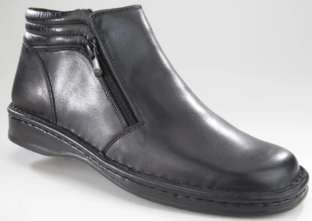 Men's ankle boots with zippers and warm lining, color black, size 40
