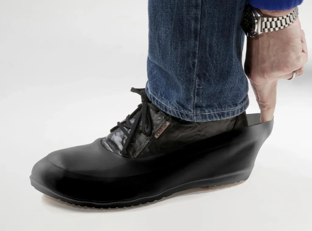 Silicone anti-slip shoes with spikes, size L/ 40 - 41